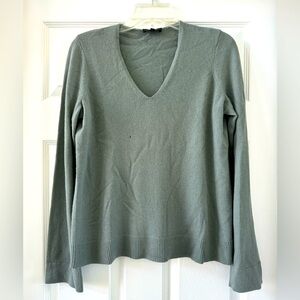 Theory 100% Cashmere Women’s V-Neck Sweater